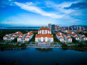 主楼群像：时光流转中的建筑诗篇