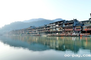 寂静的边城