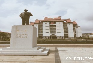 转 瞬