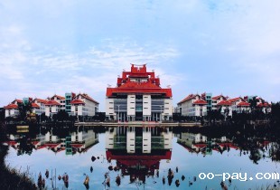 偶遇明媚的嘉